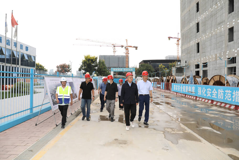 bw必威西汉姆联官方网站董事长解严带队开展建设项目安全生产大检查