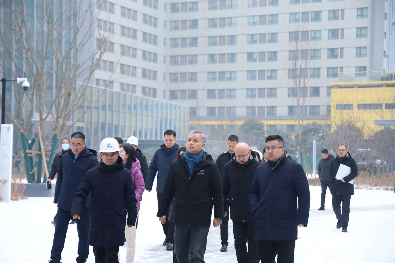 bw必威西汉姆联官方网站董事长解严带队开展春节前安全检查工作