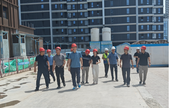 bw必威西汉姆联官方网站董事长解严带队开展安全检查
